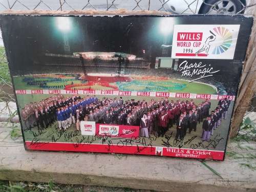 RARE FIND WILLS WORLD CUP 1996 PHOTO ON BOARD SIGNED BY SA TEAM