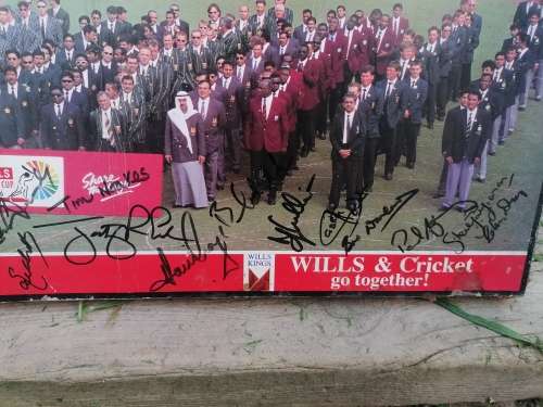 RARE FIND WILLS WORLD CUP 1996 PHOTO ON BOARD SIGNED BY SA TEAM