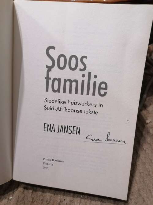 SOOS FAMILIE. Stedelike huiswerkers in Suid-Afrika tekste. Ena Jansen geteken