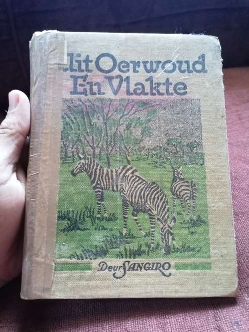 Uit Ouerwoud en Vlakte - Sketse uit die Oos-Afrikaanse Dierewereld