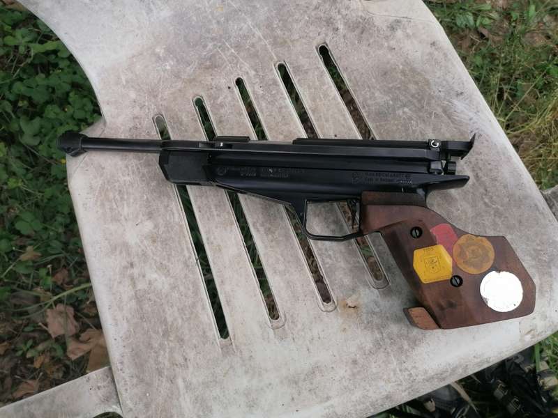 Vintage Feinwerkbau Model 80 Target Air Pistol. WORKING CONDITION