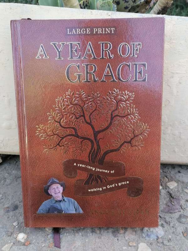 A Year Of Grace Large Print (Hardcover) By: Angus Buchan
