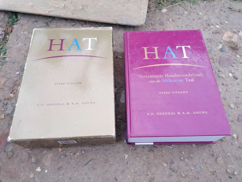 HAT - Verklarende Handwoordeboek