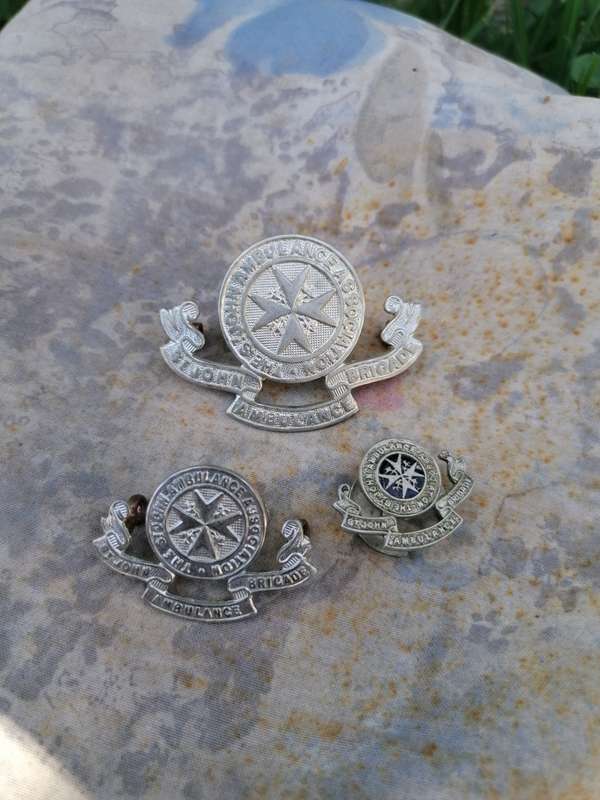 ST JOHN AMBULANCE BRIGADE SET.
