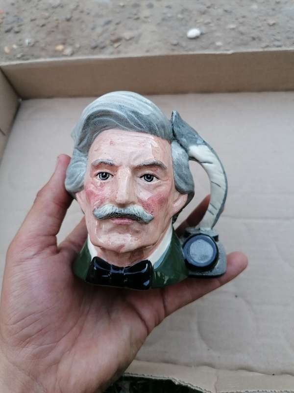 Royal Doulton D6694 Mark Twain Small Character Jug set