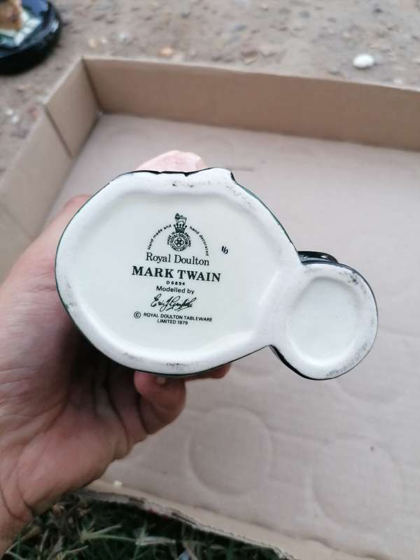 Royal Doulton D6694 Mark Twain Small Character Jug set