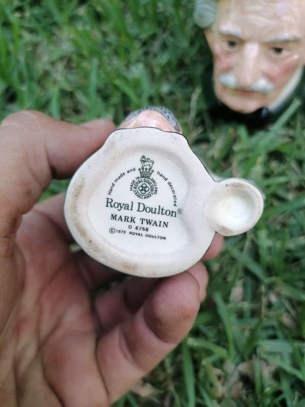 Royal Doulton D6694 Mark Twain Small Character Jug set