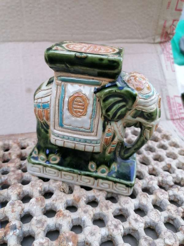 Ceramic/Pottery Mounted Elephant 12cm x 12cm