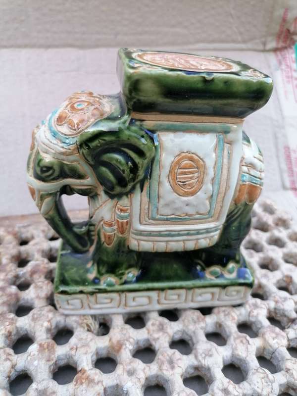 Ceramic/Pottery Mounted Elephant 12cm x 12cm