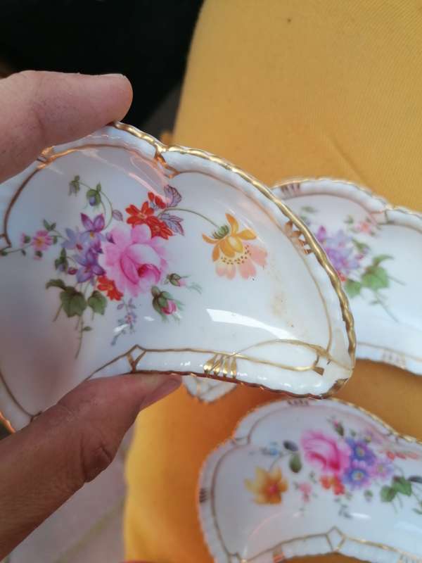 POSIES - Kidney Shaped Bowl lot. Condition as per picture.