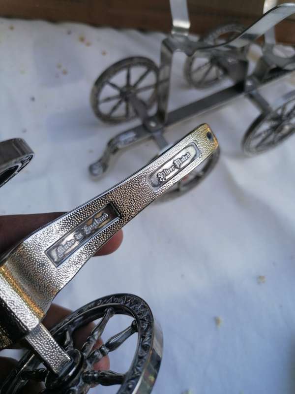 Vintage cannon gun carriage & trailer.