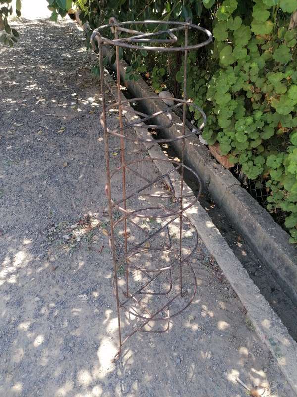Vintage iron kitchen pot stand.