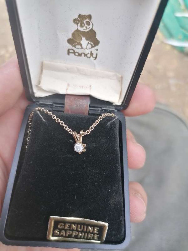 Cute small vintage necklace