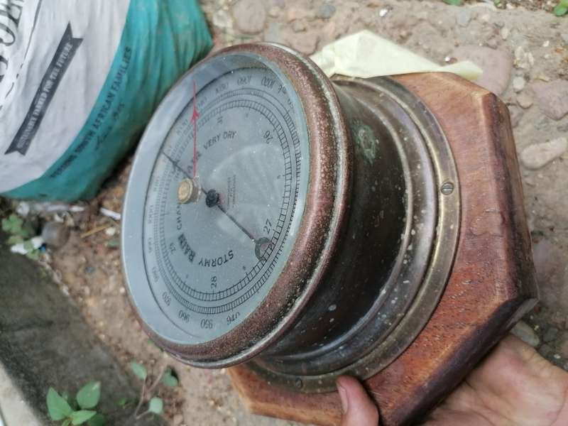 Antique short & mason barometer. Needs a service