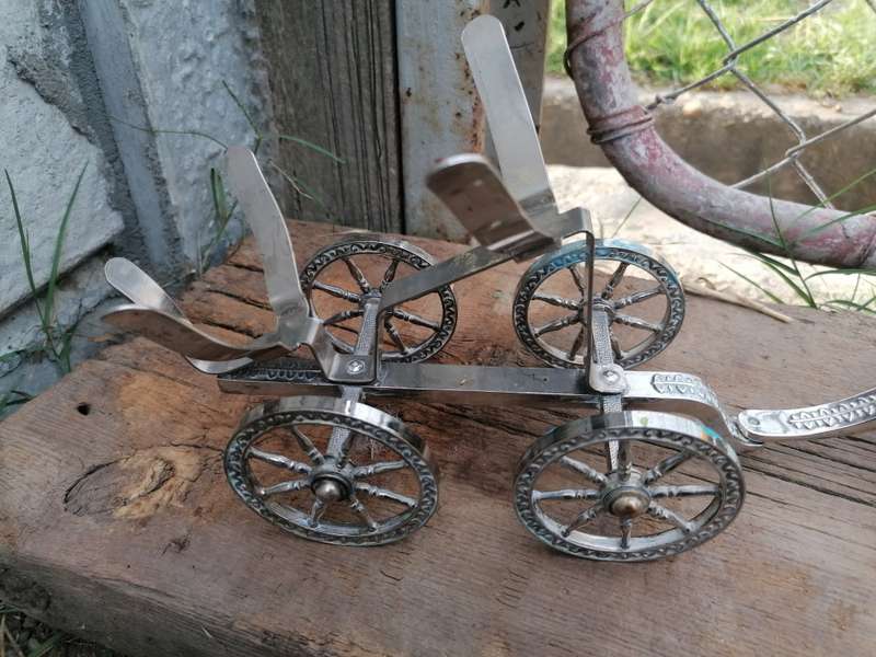 VINTAGE SILVER PLATED WINE BOTTLE HOLDER CANNON
