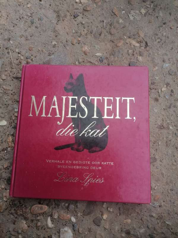 Majesteit, Die Kat: Verhale En Gedigte Oor Katte Byeengebring Deur Lina Spies