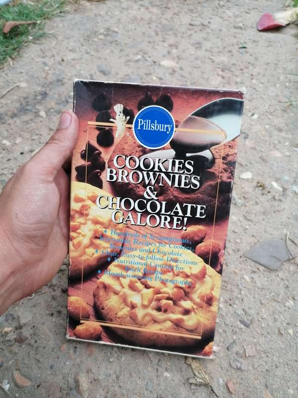 Pillsbury Cookies Brownies & Chocolate Galore