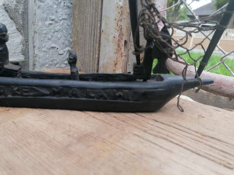 RARE  Lake MALAWI AFRICAN Tribal Art Hand Carved Ebony wood Boat Fishing  28cm x 15cm +-