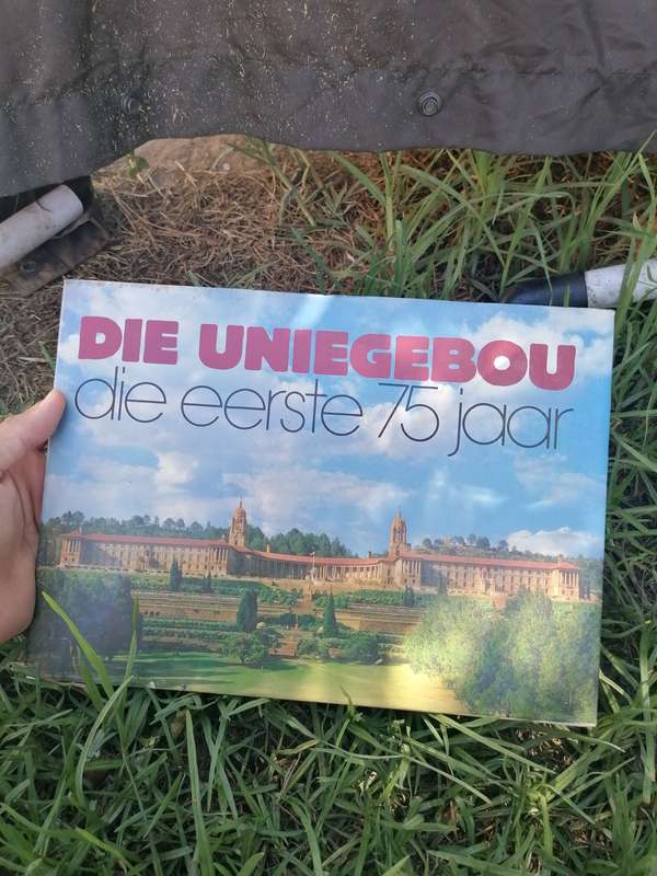 Die Uniegebou - die eerste 75 jaar