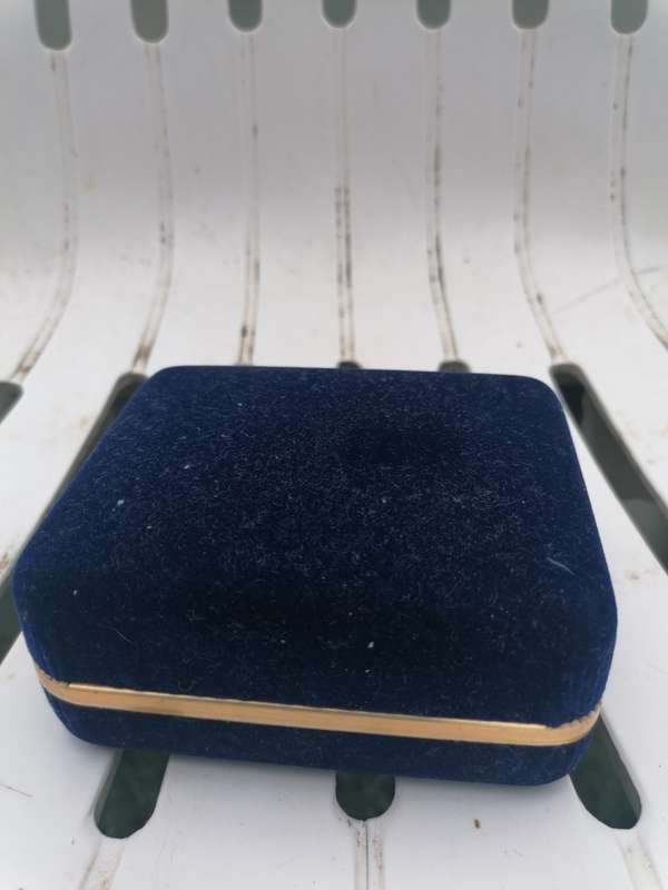 SAA cufflinks set in box