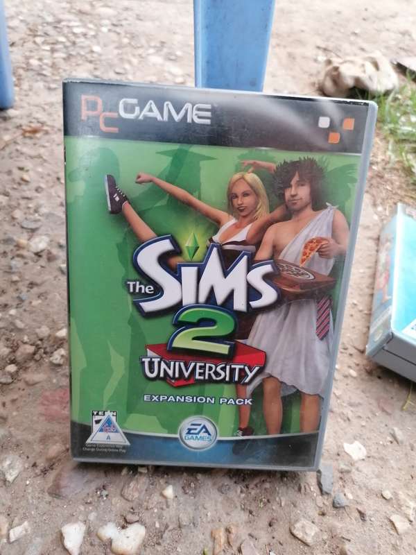 The sims 2 university expansion pack