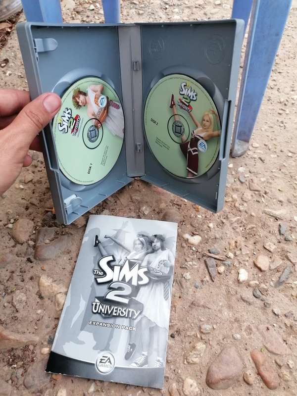 The sims 2 university expansion pack