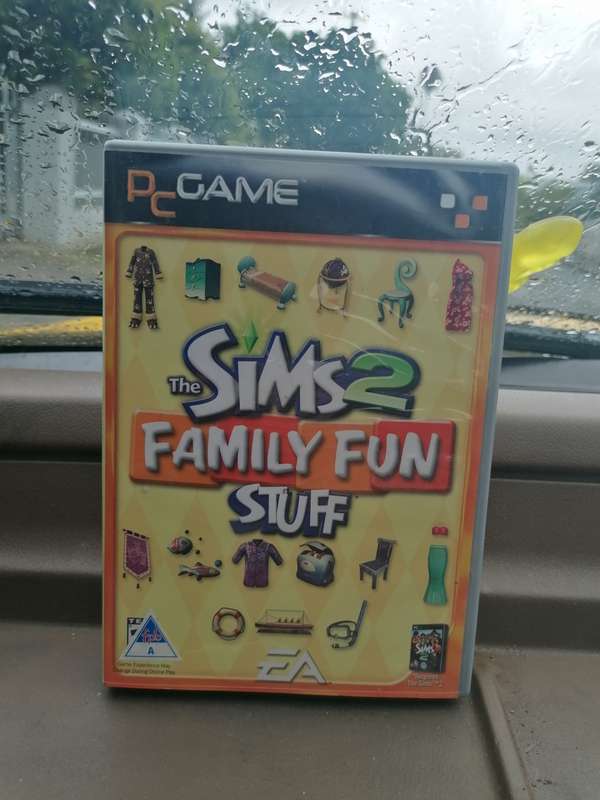 The sims 2 family fun expansion pack