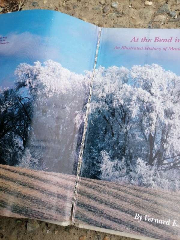 AT THE BEND IN THE RIVER: AN ILLUSTRATED HISTORY OF MANKATO AND NORTH MANKATO