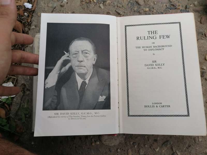 The ruling few the memoirs of SIR DAVID KELLY.