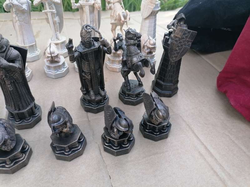 Rare find a Harry pottery chess set