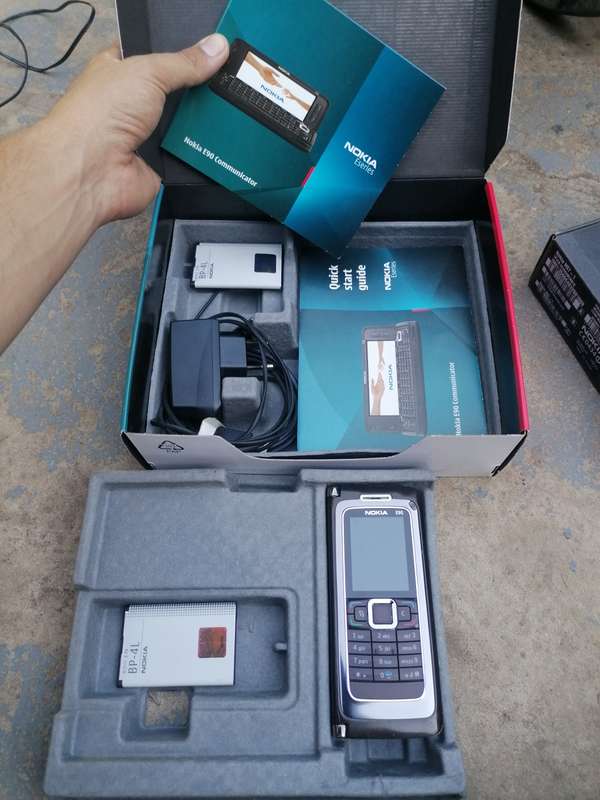 Rare find a rare original NOKIA E90 CELLPHONE IN BOX
