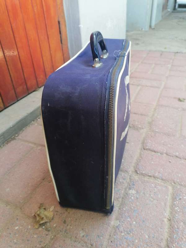 RARE FIND RARE vintage south african airways suid afrikaanse lugdiens case bag.
