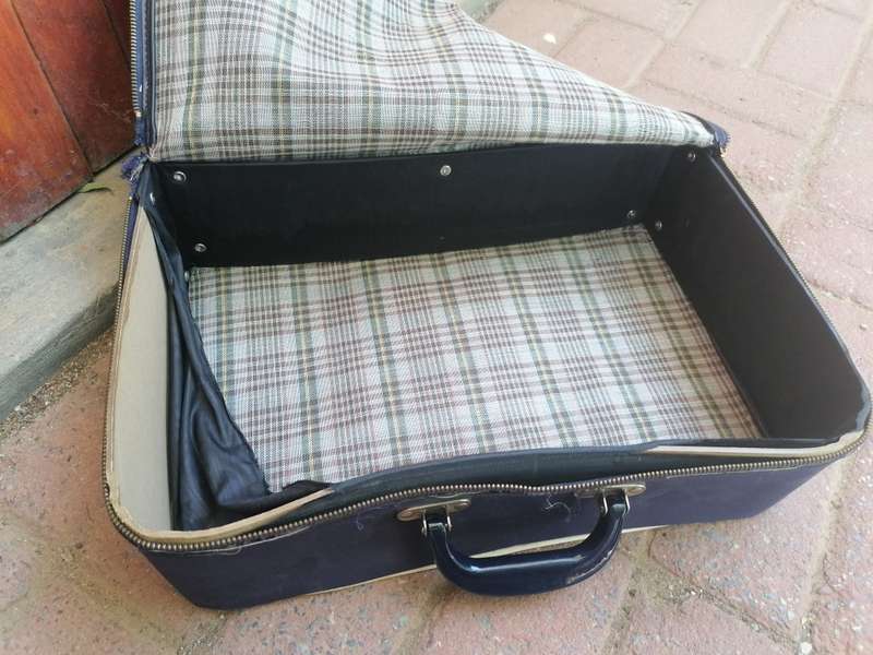 RARE FIND RARE vintage south african airways suid afrikaanse lugdiens case bag.