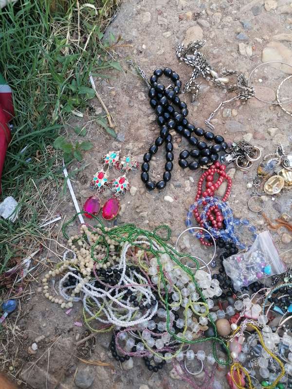 Lot of consumer jewelry. Some need repair.