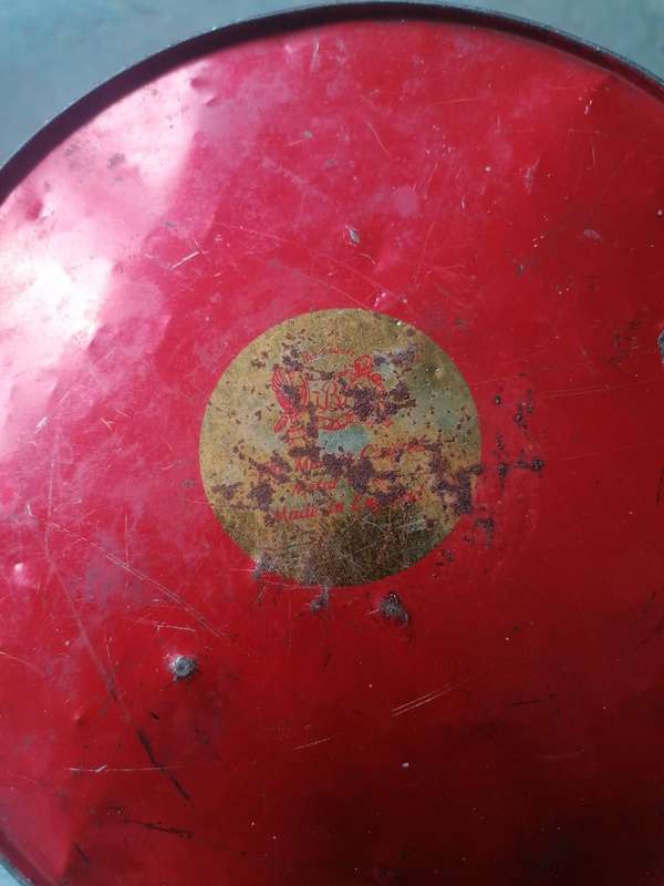 Vintage tin. No lid