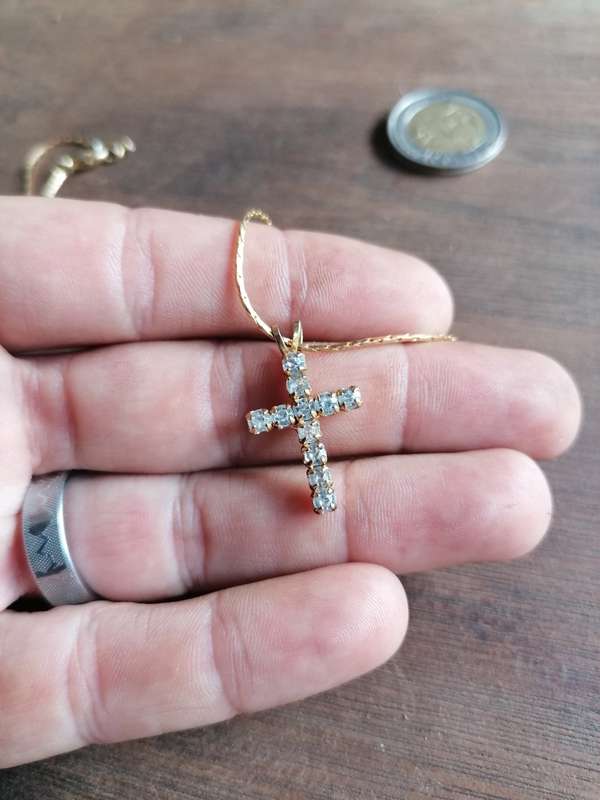 Vintage cross pendant. Not sure of metal.