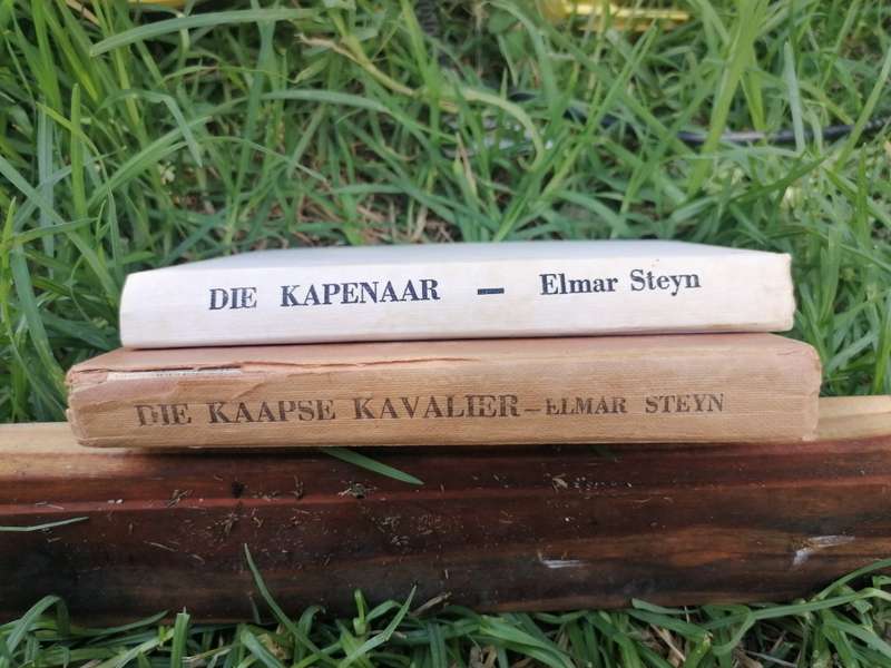 2 eerste uitgawes boeke van Elmar Steyn