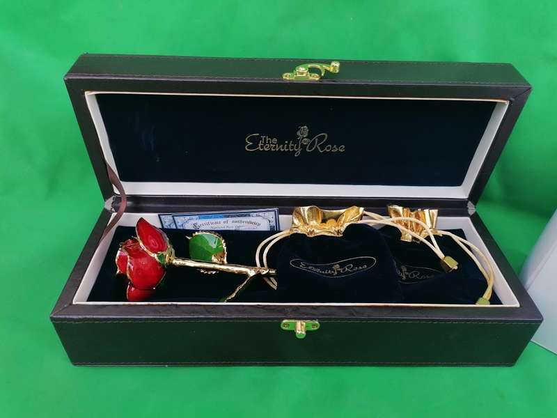 Red Rose Glazed & Trimmed with 24K Gold with its matching earrings and pendant with authentication