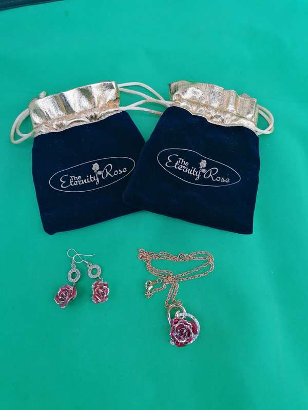 Red Rose Glazed & Trimmed with 24K Gold with its matching earrings and pendant with authentication