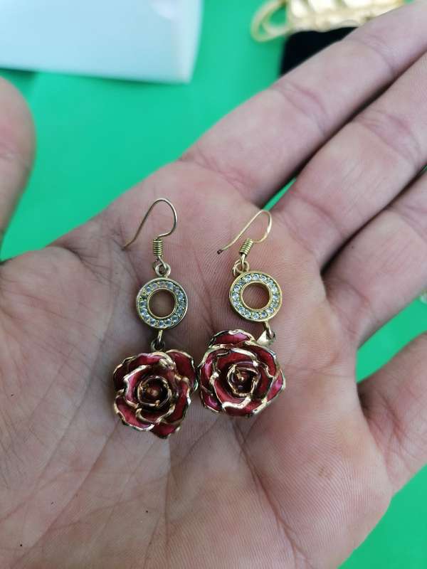 Red Rose Glazed & Trimmed with 24K Gold with its matching earrings and pendant with authentication