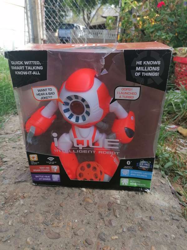 i-Que intelligent Robot working condition
