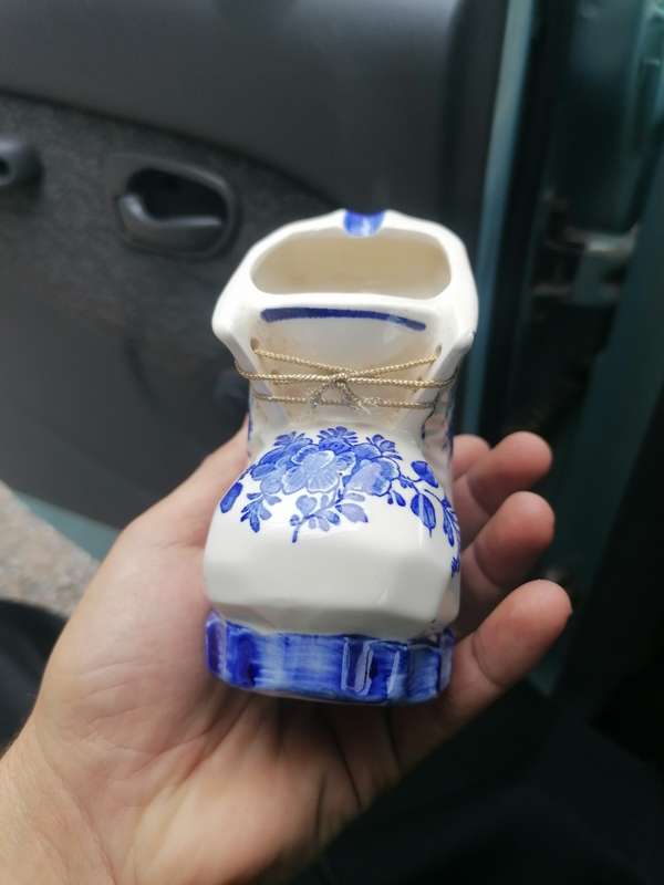 Vintage**Ceramic ashtray in the shape of a boot