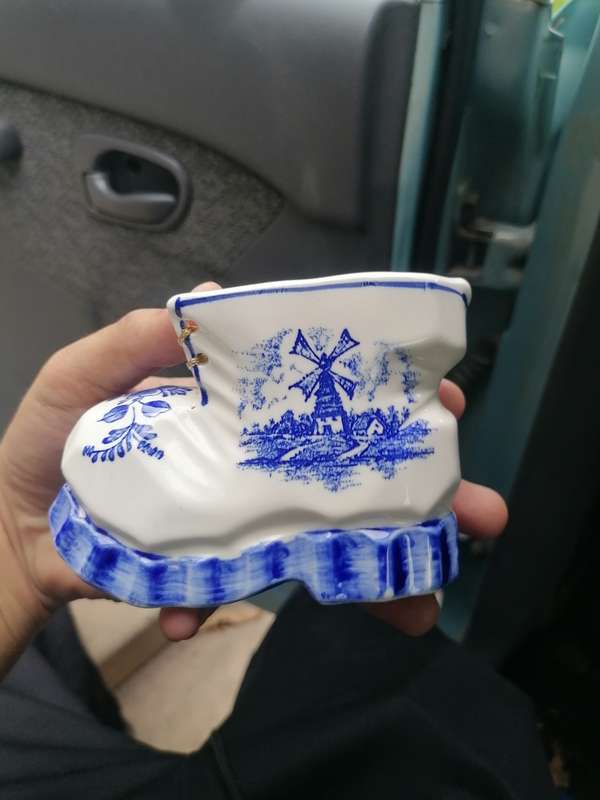 Vintage**Ceramic ashtray in the shape of a boot