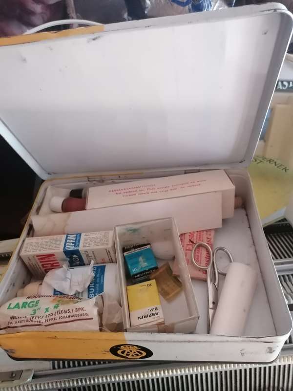 Vintage Automobile Association (AA) First Aid/ Noodhulp kit
