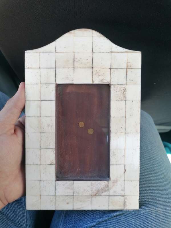 Camel bone photo frame
