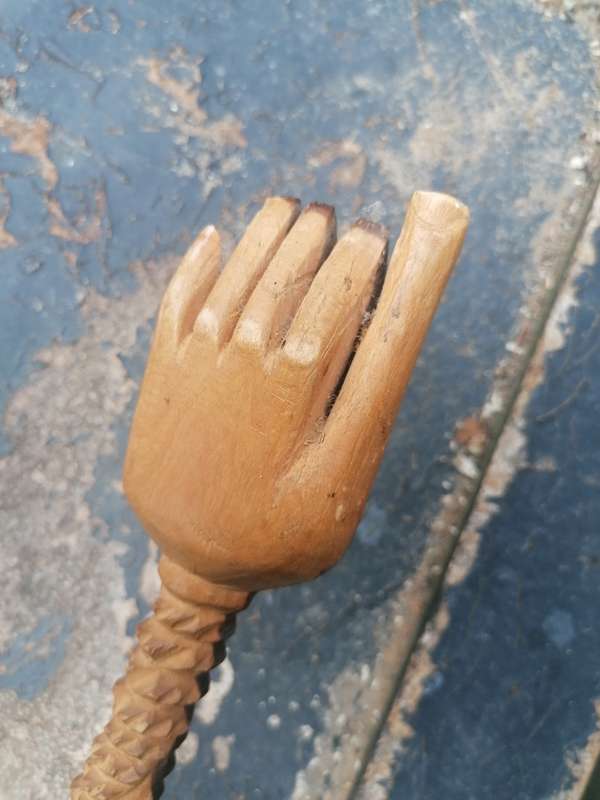Vintage handmade kierier. Do have some damage
