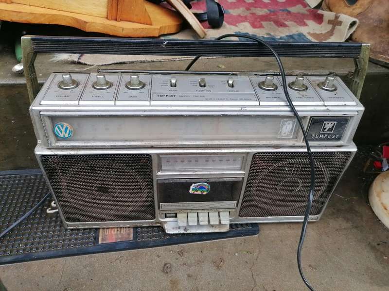 Vintage TEMPEST model TSP 105 radio for spares. Not tested