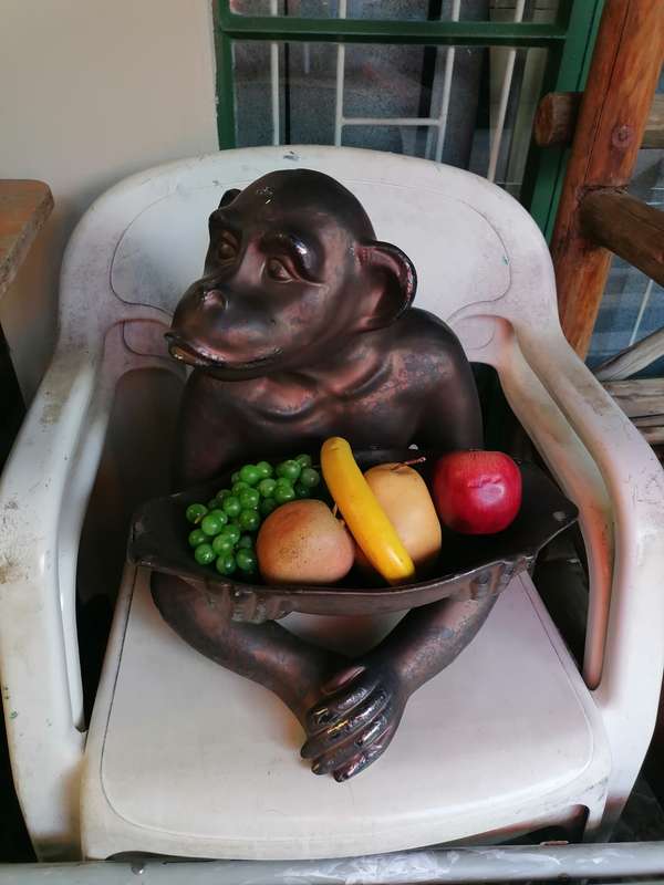 Large monkey fruited bowl
