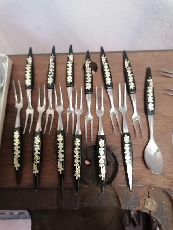 Vintage cutlery set