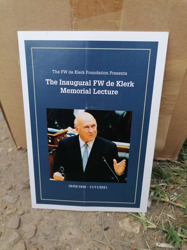 FW DE KLERK MEMORABILIA